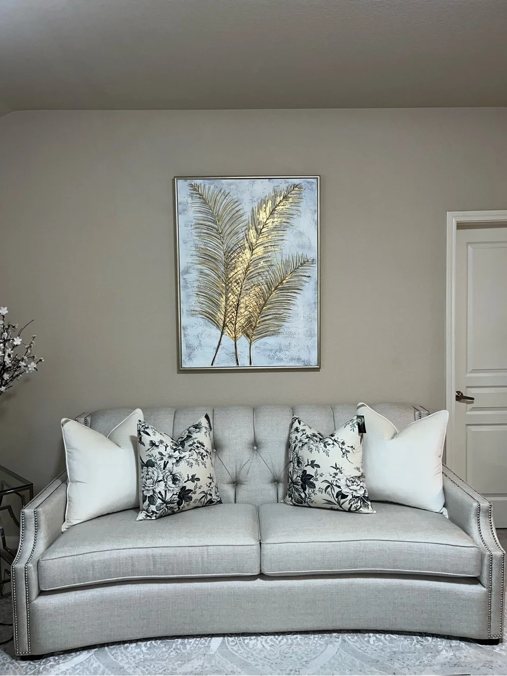 1-NWT SOHO STUDIO FLORAL DESIGN LUXURY DECORATIVE PILLOW